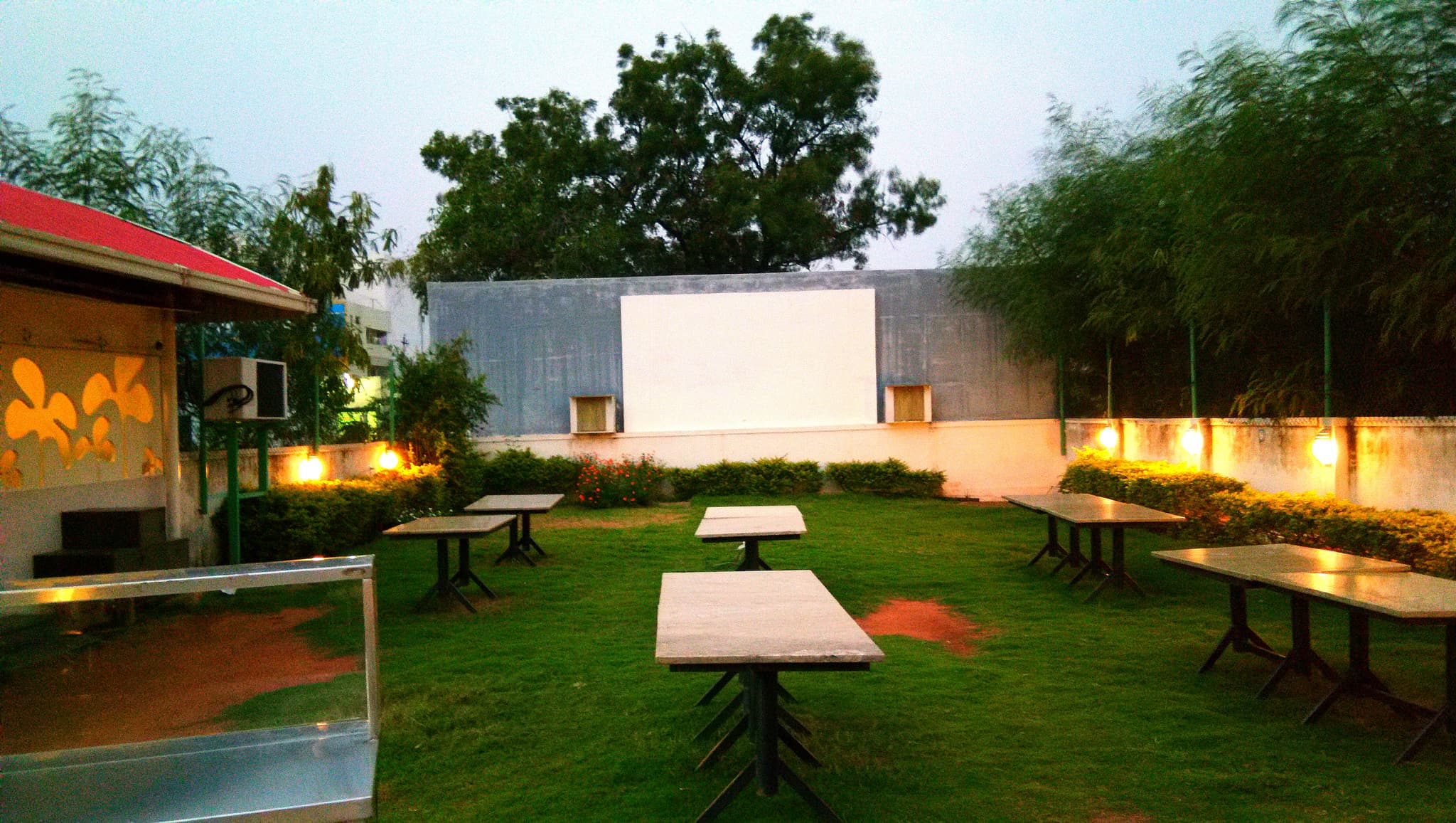 Kumaran Hotel - Image 1